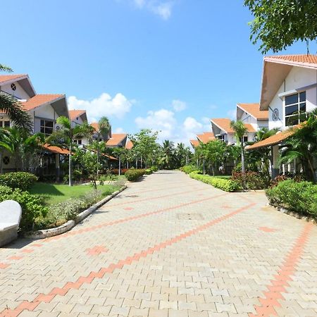 Capital O Twilight Bay Hotell Chennai Exteriör bild