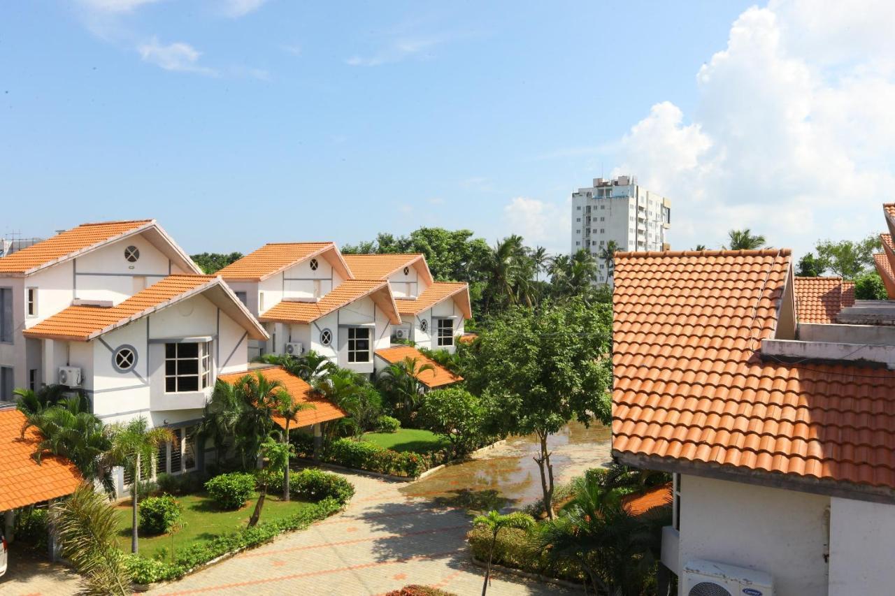 Capital O Twilight Bay Hotell Chennai Exteriör bild