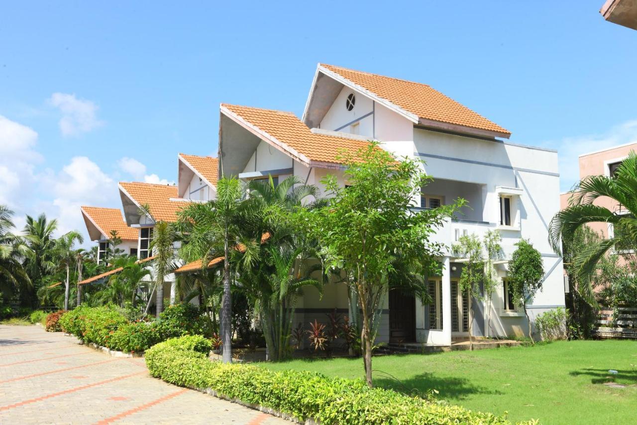 Capital O Twilight Bay Hotell Chennai Exteriör bild