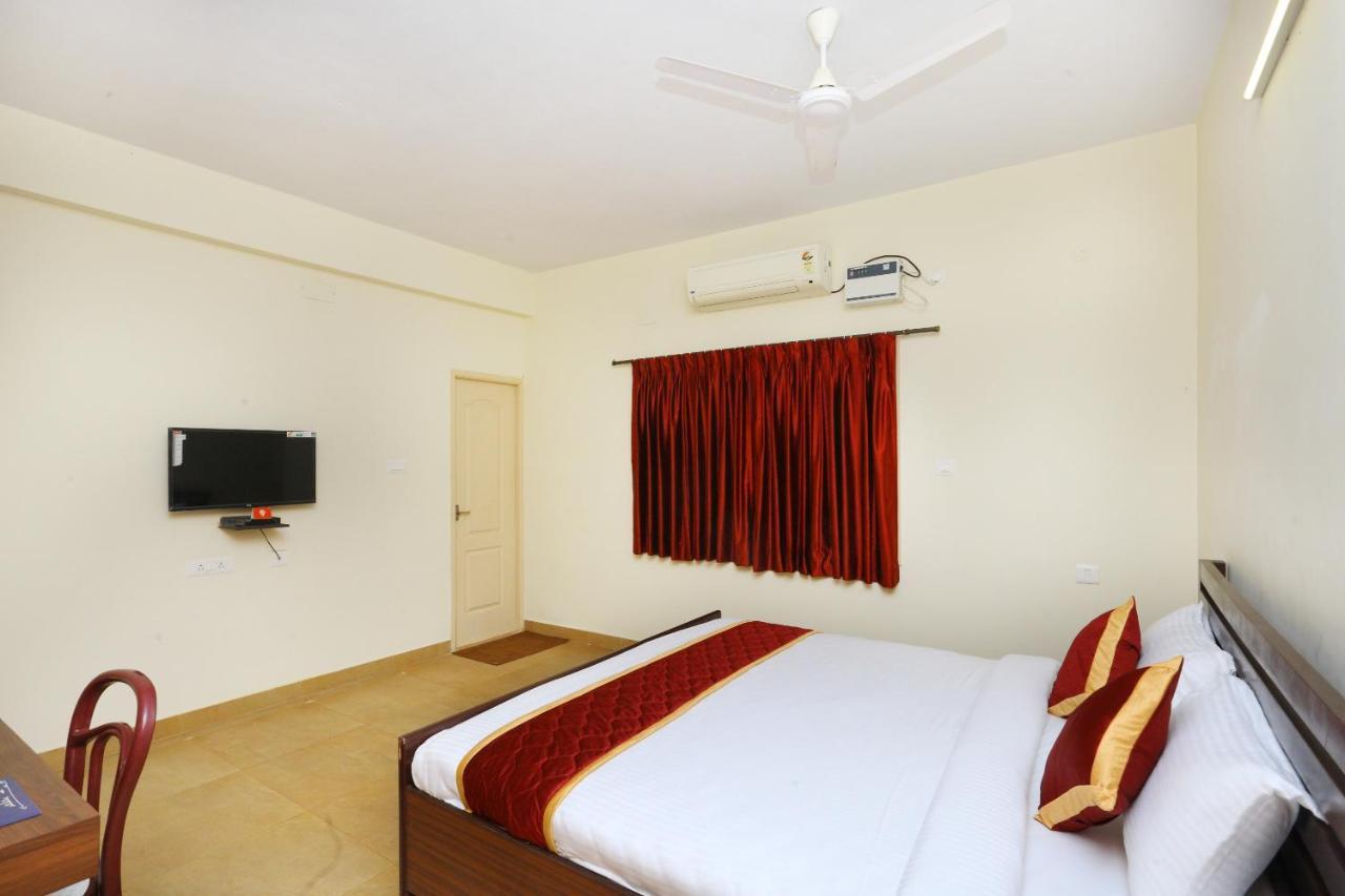 Capital O Twilight Bay Hotell Chennai Exteriör bild
