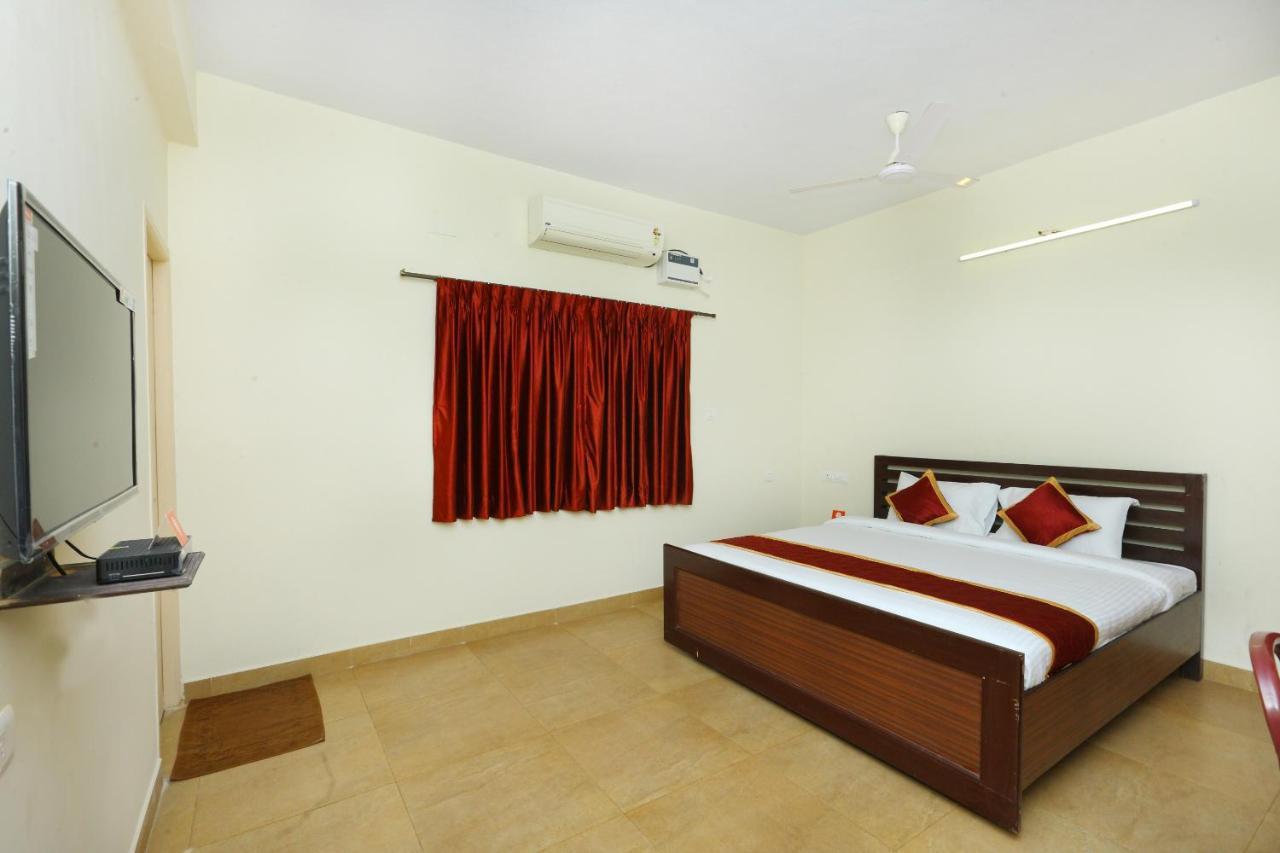 Capital O Twilight Bay Hotell Chennai Exteriör bild